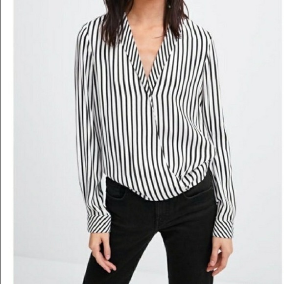 Zara trf collection black and white striped blouse Size m new with tags - Picture 1 of 9